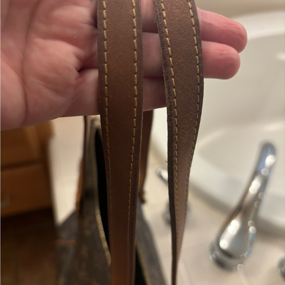 💕Louis Vuitton Totally MM Monogram Shoulder Bag💕 - Picture 11 of 15